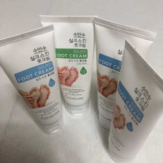 (주)에네스티 에네스티 수안수 실크스킨 풋크림 1+1 — 4점을 준 리뷰어가 2019년 10월 올린 사용 사진