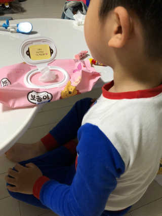 보솜이 아기물티슈 베이비케어 푸에디션 캡 74매 10입 — 5점을 준 리뷰어가 2019년 4월 올린 사용 사진