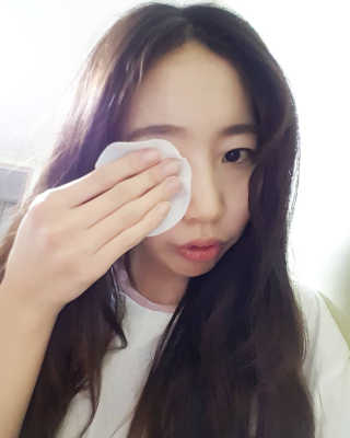 나이팅게일 데일리 더마 클렌징패드 마일드 — 5점을 준 리뷰어가 2018년 4월 올린 사용 사진