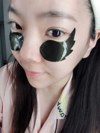 푸츄푸츄 Real repair skin cell premium patch — 5점을 준 리뷰어가 2018년 11월 올린 사용 사진