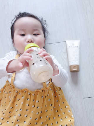 뷰티여우_아토클리닉 [아토클리닉] 아기들이 쓰는 보습, 진정 수딩젤 2개 — 5점을 준 리뷰어가 2019년 5월 올린 사용 사진