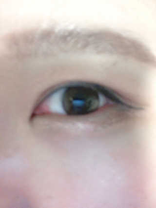 [블랙루즈] 펄블리 아이 글리터 4종 중 택 1 — 3.5점을 준 리뷰어가 2019년 8월 올린 사용 사진