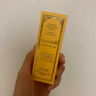 [스킨큐어] 산다화 비타민C 화이트닝 에센스 30ml — 4점을 준 리뷰어가 2019년 6월 올린 사용 사진