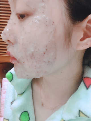 23years old 아쿠아밥 모델링 마스크 — 4.33점을 준 리뷰어가 2018년 5월 올린 사용 사진