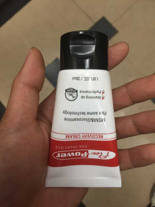 플렉스파워에이더블유에스 리커버리크림 30ml — 3.83점을 준 리뷰어가 2017년 9월 올린 사용 사진
