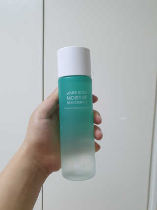 오지아이 워터 밤 모이스처 스킨 에센스 180ml — 5점을 준 리뷰어가 2019년 12월 올린 사용 사진