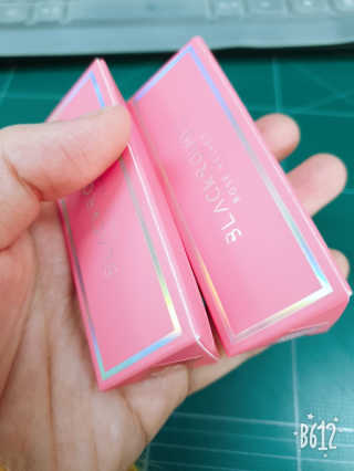 [블랙루즈] 로즈 벨벳 립스틱 택1+랜덤1 — 5점을 준 리뷰어가 2019년 1월 올린 사용 사진