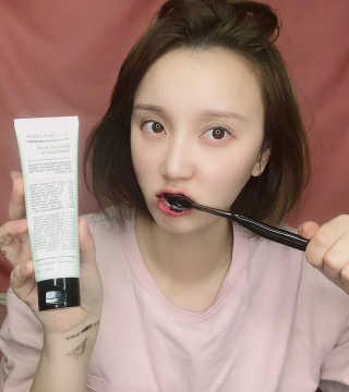 the naked object 디블랙팩치약 디블랙칫솔 세트 — 5점을 준 리뷰어가 2019년 1월 올린 사용 사진
