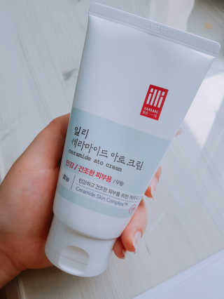 일리윤 세라마이드 아토 집중 크림 — 4.83점을 준 리뷰어가 2017년 6월 올린 사용 사진