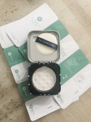 수피요 통동 팔공검 NO SEBUM POWDER PACT — 3점을 준 리뷰어가 2018년 6월 올린 사용 사진