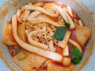 두번째 국떡 국가대표 떡볶이 1팩 + 영미칩 2봉 증정 — 5점을 준 리뷰어가 2019년 2월 올린 사용 사진