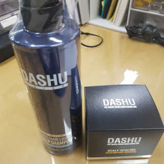 다슈코리아 다슈 단백질 한방 두피 골드 샴푸 500ml +샴푸브러쉬 — 5점을 준 리뷰어가 2019년 3월 올린 사용 사진