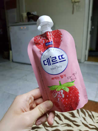 데르뜨 떠먹는 과일 3종, 짜먹는 과일 2종 총 10개 체험 — 5점을 준 리뷰어가 2020년 3월 올린 사용 사진
