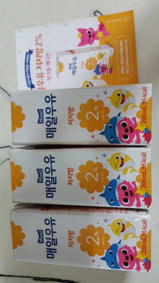 매일우유 멸균 매일우유 저지방 2프로 멸균 핑크퐁 에디션 6입 — 4점을 준 리뷰어가 2018년 1월 올린 사용 사진