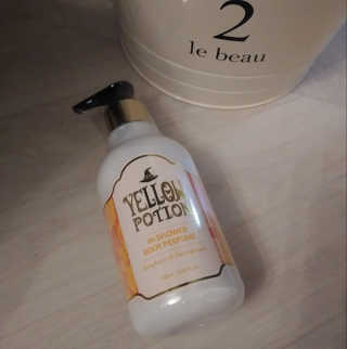 바디홀릭 인샤워 바디퍼퓸 옐로우포션 250ML — 5점을 준 리뷰어가 2019년 4월 올린 사용 사진