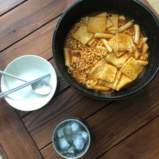 잠실맛집,홍코너떡볶이가우리집에[옛날맛,짜장맛옵션] — 5점을 준 리뷰어가 2019년 11월 올린 사용 사진