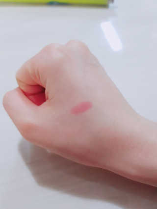 테라다이아 립 메이트 오일 — 4.67점을 준 리뷰어가 2018년 6월 올린 사용 사진