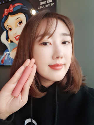 [블랙루즈] 로즈 벨벳 립스틱 택1+랜덤1 — 4.67점을 준 리뷰어가 2019년 1월 올린 사용 사진