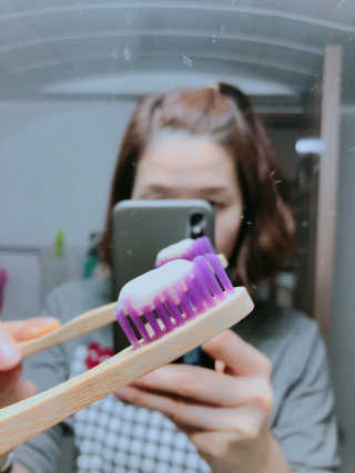더 험블 친환경 대나무칫솔 험블브러쉬 — 4점을 준 리뷰어가 2019년 2월 올린 사용 사진