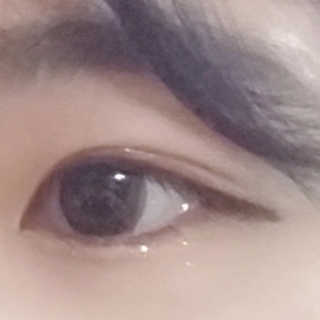 딜라잇18 홀리몰리 글리터라이너 — 3점을 준 리뷰어가 2016년 10월 올린 사용 사진