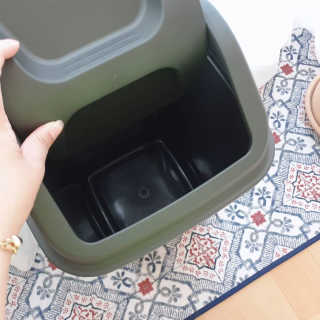 창신리빙 프랑코 퍼블릭 스윙 휴지통 10L, 25L, 35L — 5점을 준 리뷰어가 2019년 8월 올린 사용 사진