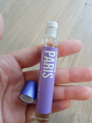 더블유드레스룸 롤 온 퍼퓸EDT 10ml — 3.17점을 준 리뷰어가 2018년 11월 올린 사용 사진