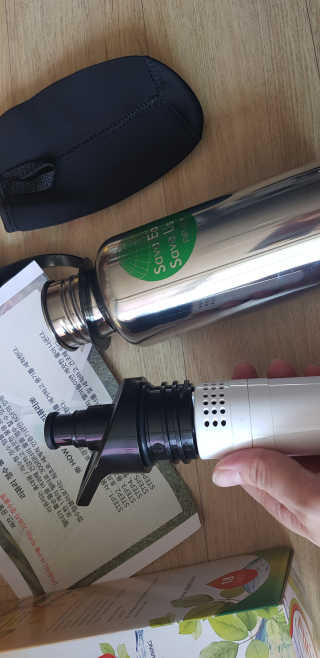 비타맘 지구를 지키는 리퓨리 정수물병 - 플라스틱 남용 예방 — 4점을 준 리뷰어가 2020년 2월 올린 사용 사진
