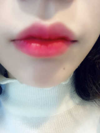 [블랙루즈] 로즈 벨벳 립스틱 택1+랜덤1 — 4점을 준 리뷰어가 2019년 1월 올린 사용 사진