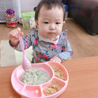 유비맘 캐릭터 실리콘 흡착 식판_색상 랜덤발송 — 4점을 준 리뷰어가 2020년 2월 올린 사용 사진