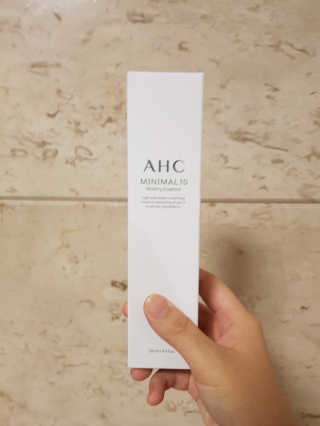 AHC 에이 에이치 씨 미니멀 10 워터리 에센스 — 5점을 준 리뷰어가 2018년 12월 올린 사용 사진