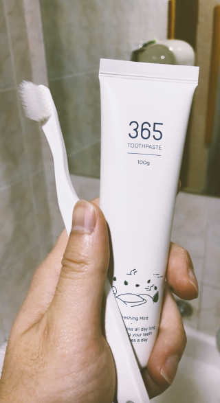 심플리스트 365치약+365칫솔 — 3.67점을 준 리뷰어가 2018년 4월 올린 사용 사진