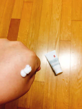 일리윤 세라마이드 아토 집중 크림 — 5점을 준 리뷰어가 2017년 9월 올린 사용 사진