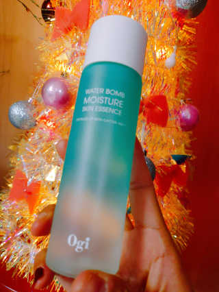 오지아이 워터 밤 모이스처 스킨 에센스 180ml — 5점을 준 리뷰어가 2019년 12월 올린 사용 사진