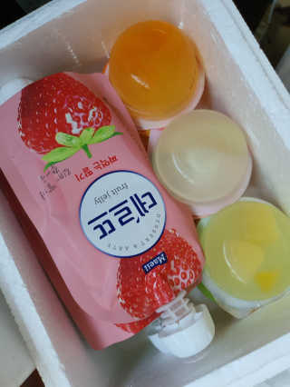 데르뜨 떠먹는 과일 3종, 짜먹는 과일 2종 총 10개 체험 — 5점을 준 리뷰어가 2020년 3월 올린 사용 사진