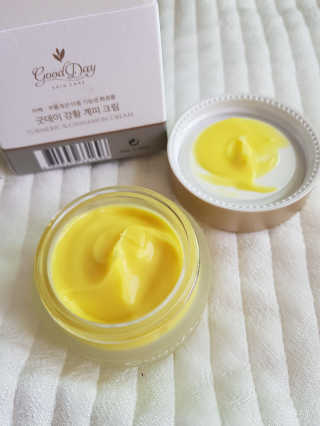 GoodDay Skincare GoodDay 강황 크림 — 5점을 준 리뷰어가 2019년 8월 올린 사용 사진