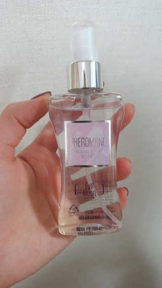 레드컨테이너 페로몬향 퍼퓸 바디미스트 80ml — 4.5점을 준 리뷰어가 2020년 1월 올린 사용 사진