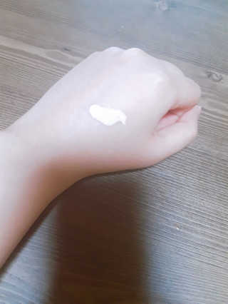 쥴라이Jullai 슈퍼 12 바운스 선 플루이드 SPF50+ PA++++ — 5점을 준 리뷰어가 2019년 7월 올린 사용 사진