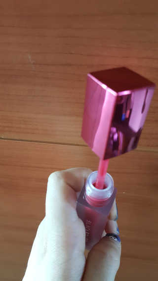 [블랙루즈] 에어 핏 촉촉틴트 + 크리미 벨벳 립크레용 — 4.5점을 준 리뷰어가 2018년 7월 올린 사용 사진