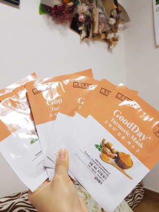 GoodDay Skincare GoodDay 강황 마스크 — 5점을 준 리뷰어가 2019년 5월 올린 사용 사진