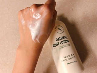 (주)에네스티 내추럴 촉촉  오트밀 바디로션 500ml — 5점을 준 리뷰어가 2019년 8월 올린 사용 사진