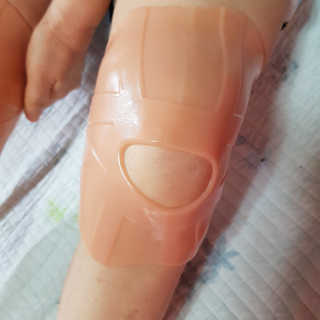 힐링팩토리 힐링케어 실리콘 무릎보호대 — 4점을 준 리뷰어가 2020년 2월 올린 사용 사진