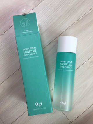 오지아이 워터 밤 모이스처 스킨 에센스 180ml — 5점을 준 리뷰어가 2019년 12월 올린 사용 사진
