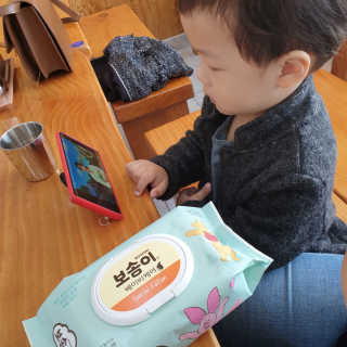 보솜이 아기물티슈 베이비케어 푸에디션 캡 74매 10입 — 5점을 준 리뷰어가 2019년 4월 올린 사용 사진