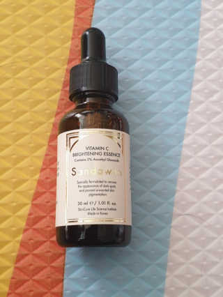 [스킨큐어] 산다화 비타민C 화이트닝 에센스 30ml — 5점을 준 리뷰어가 2020년 3월 올린 사용 사진