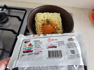 라면 그대로가 제일 맛있는 더엄마라면 — 5점을 준 리뷰어가 2019년 7월 올린 사용 사진