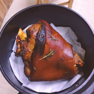행복먹거리공작소 맥족. 맥주에 빠진 족발 550g + 마늘소스 70g — 4점을 준 리뷰어가 2020년 2월 올린 사용 사진