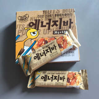 견과가 똘똘 뭉쳐들어간 넛츠몬 에너지바 1BOX 6개입 — 5점을 준 리뷰어가 2018년 1월 올린 사용 사진