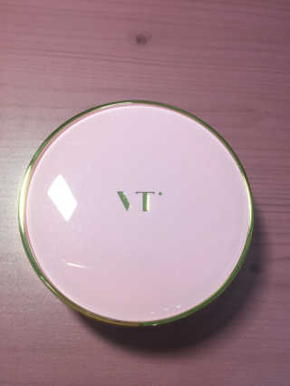 브이티 코스메틱 VT 리얼 콜라겐 팩트 — 3.67점을 준 리뷰어가 2017년 4월 올린 사용 사진