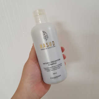 셀리본 하수오 내츄럴 프리벤션 탈모관리 샴푸 300ml — 3.5점을 준 리뷰어가 2019년 11월 올린 사용 사진