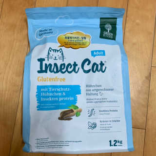 그린펫푸드 인섹트캣 글루텐프리（1.2KG） — 5점을 준 리뷰어가 2019년 9월 올린 사용 사진